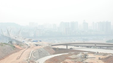 国窖长江大桥及东岸互通式立交桥工程建设进展顺利
