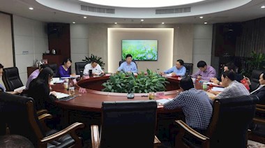 九游会集团集团党委开会研究部署脱贫攻坚工作